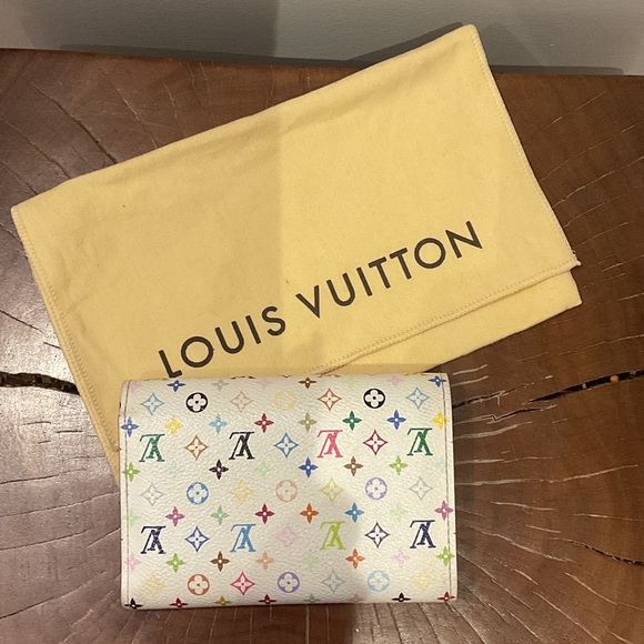 Louis Vuitton x Murakami Multicolor Monogram Wallet on White - Picture 3 of 10